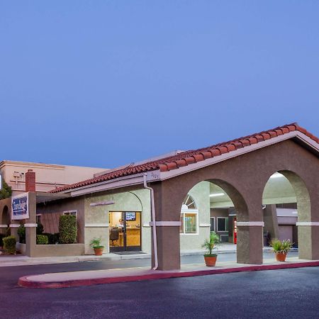 Travelodge By Wyndham Hemet Ca Dış mekan fotoğraf