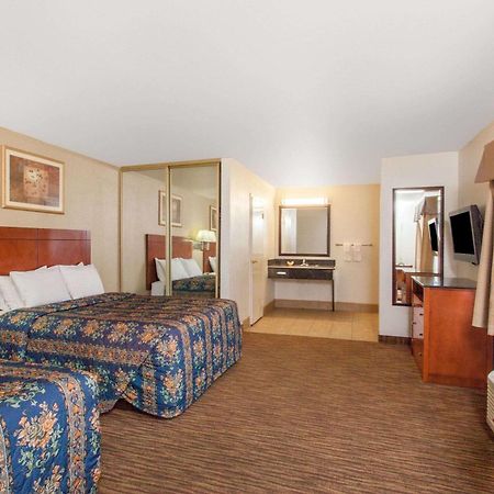 Travelodge By Wyndham Hemet Ca Dış mekan fotoğraf