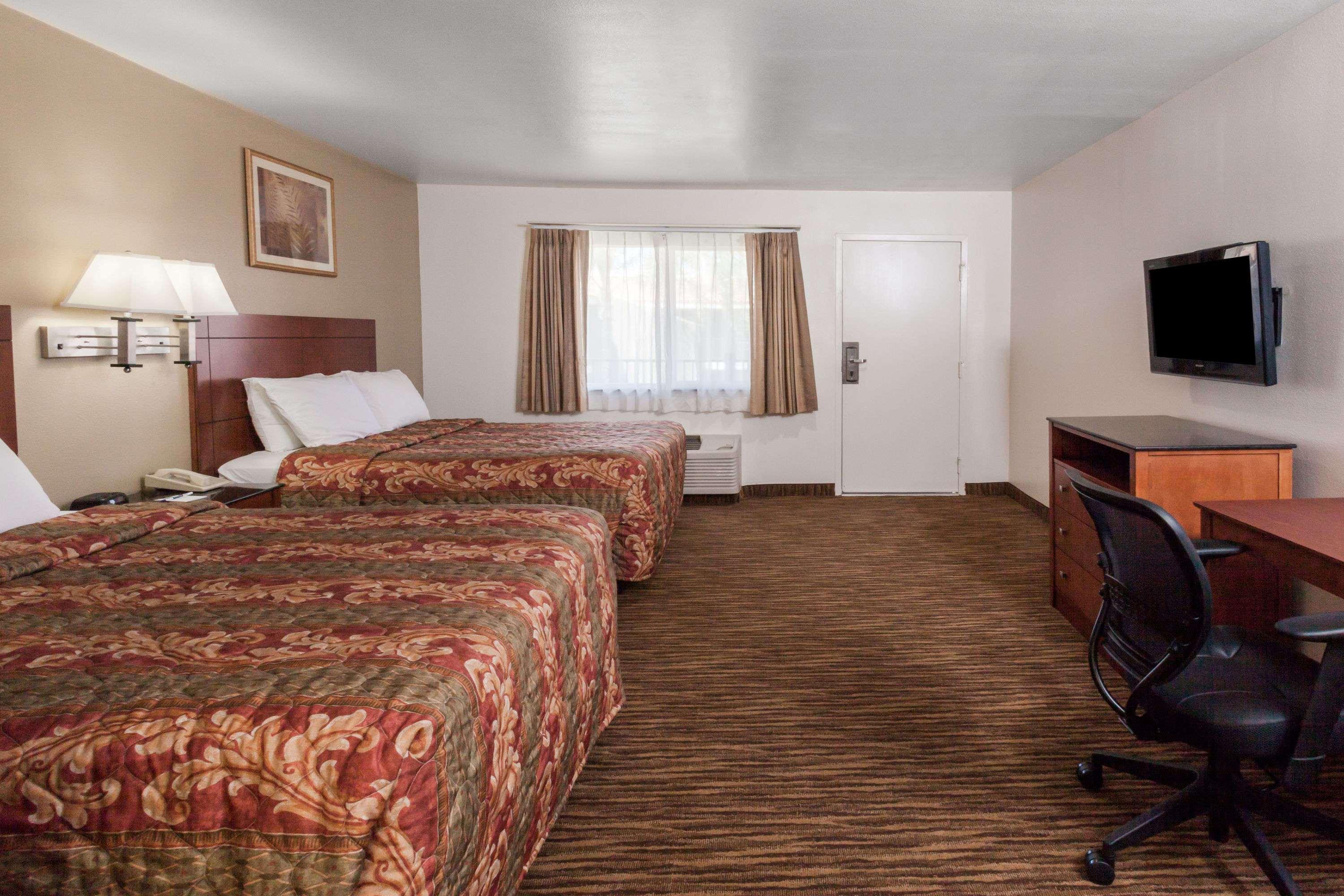 Travelodge By Wyndham Hemet Ca Dış mekan fotoğraf